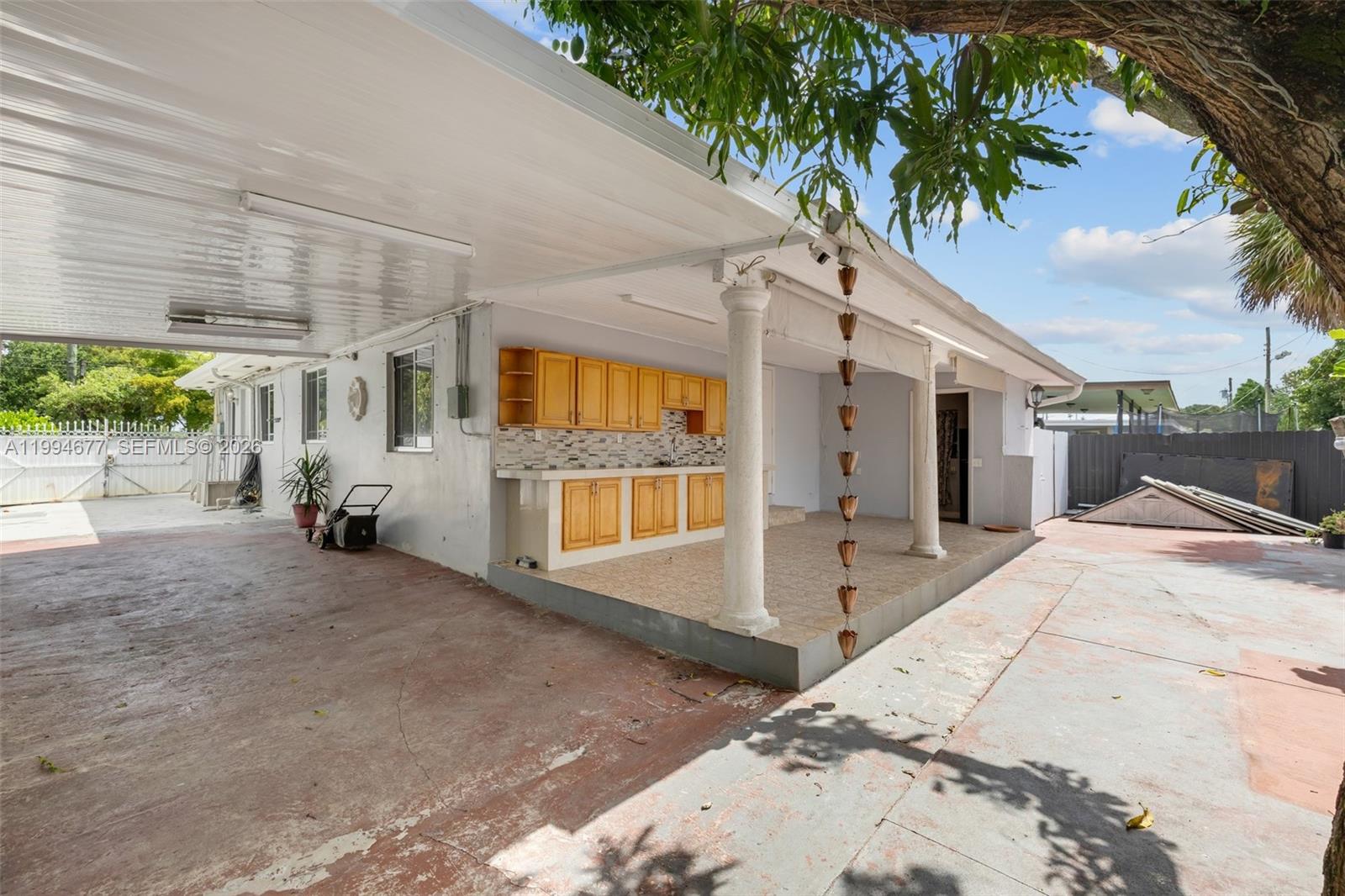674 W 23rd Street