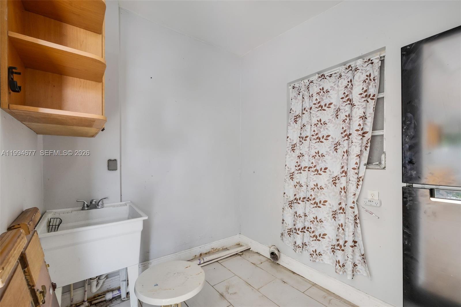 674 W 23rd Street