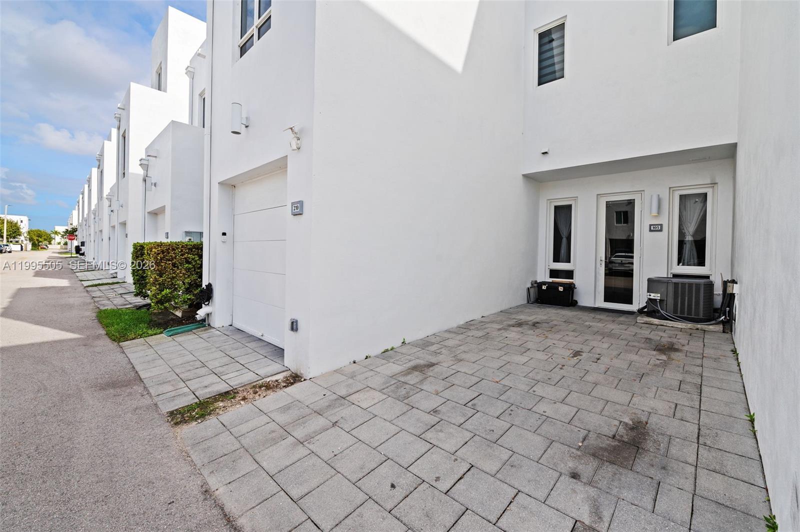 10305 NW 63rd Terrace