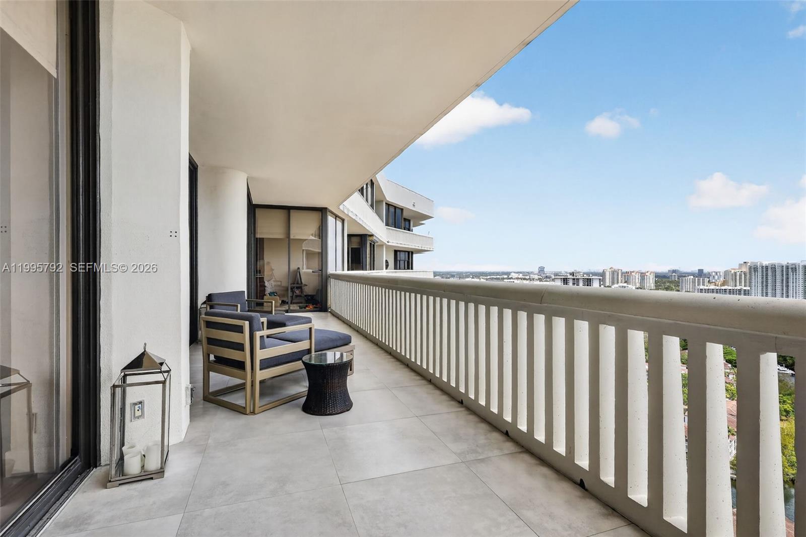 1000 Island Boulevard