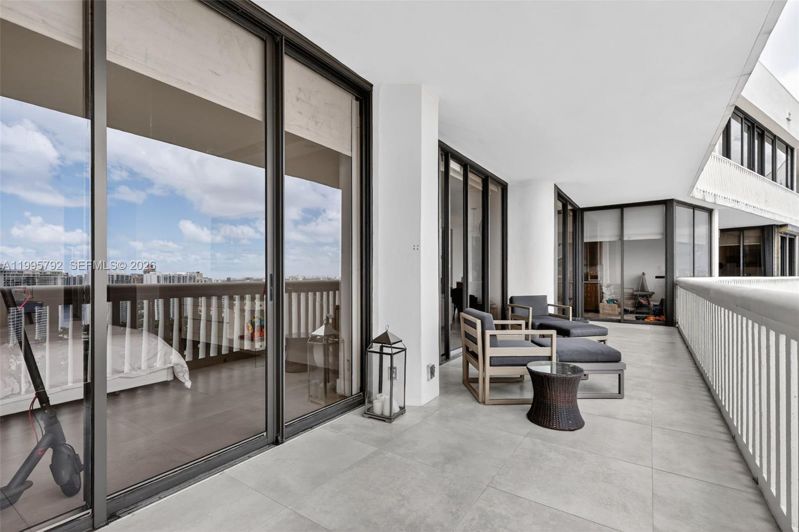1000 Island Boulevard