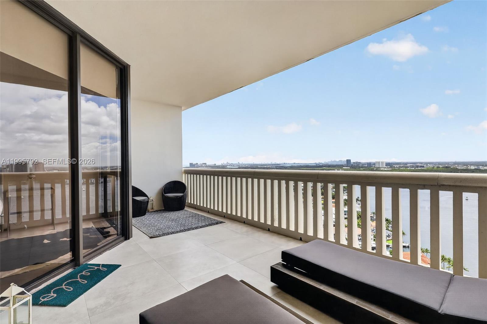 1000 Island Boulevard
