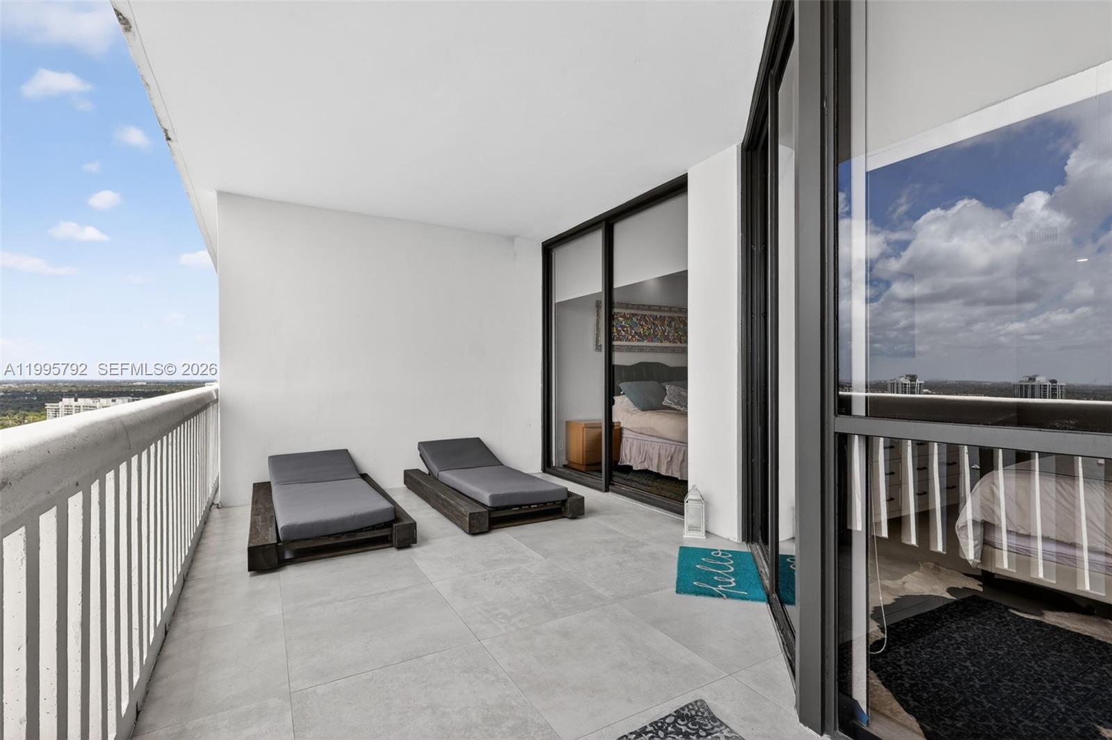 1000 Island Boulevard