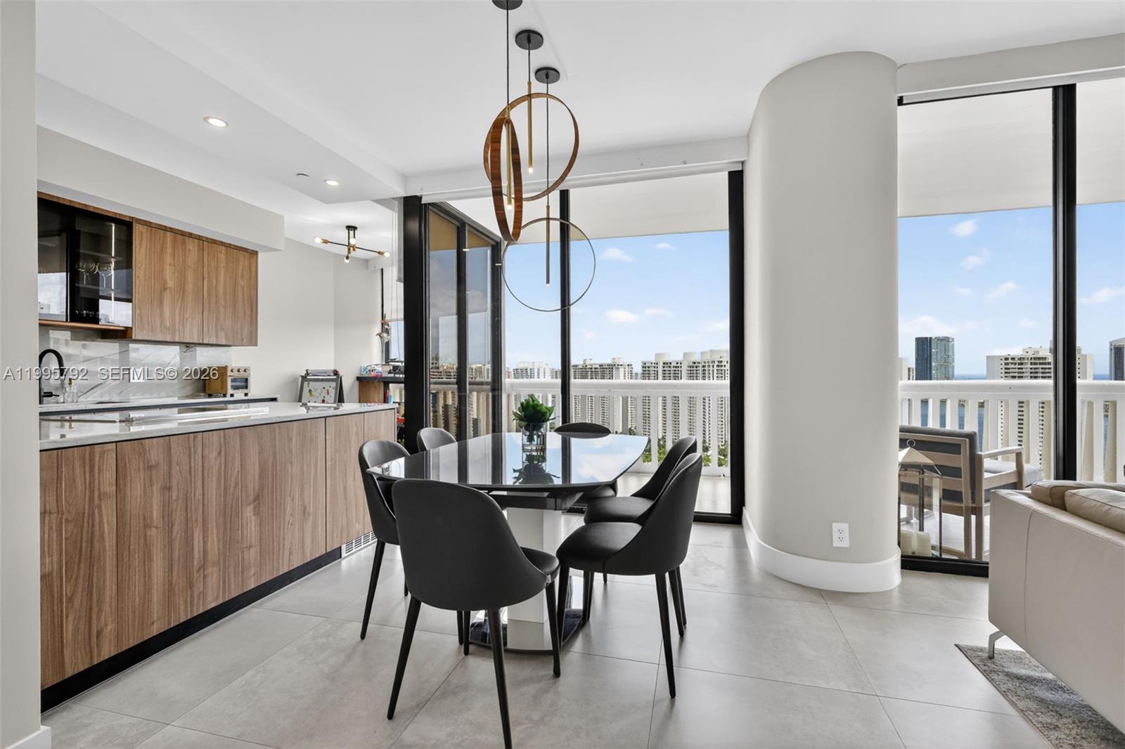 1000 Island Boulevard