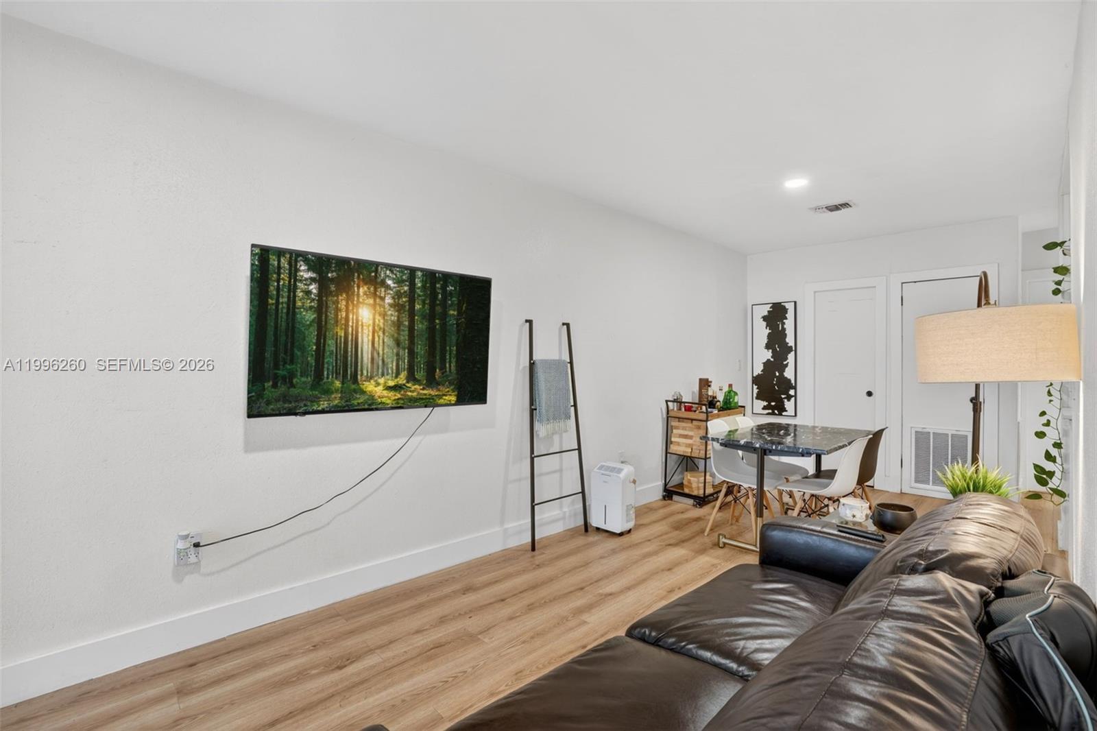 7811 NE 10th Court