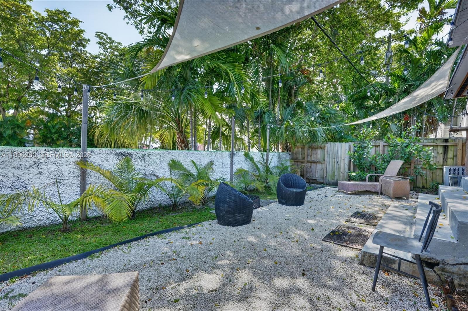 7811 NE 10th Court