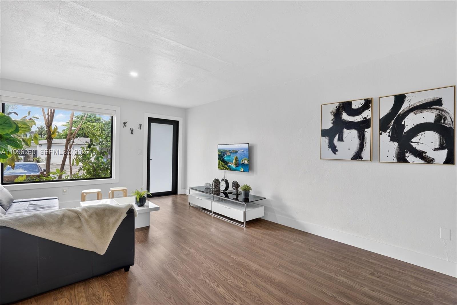 7811 NE 10th Court