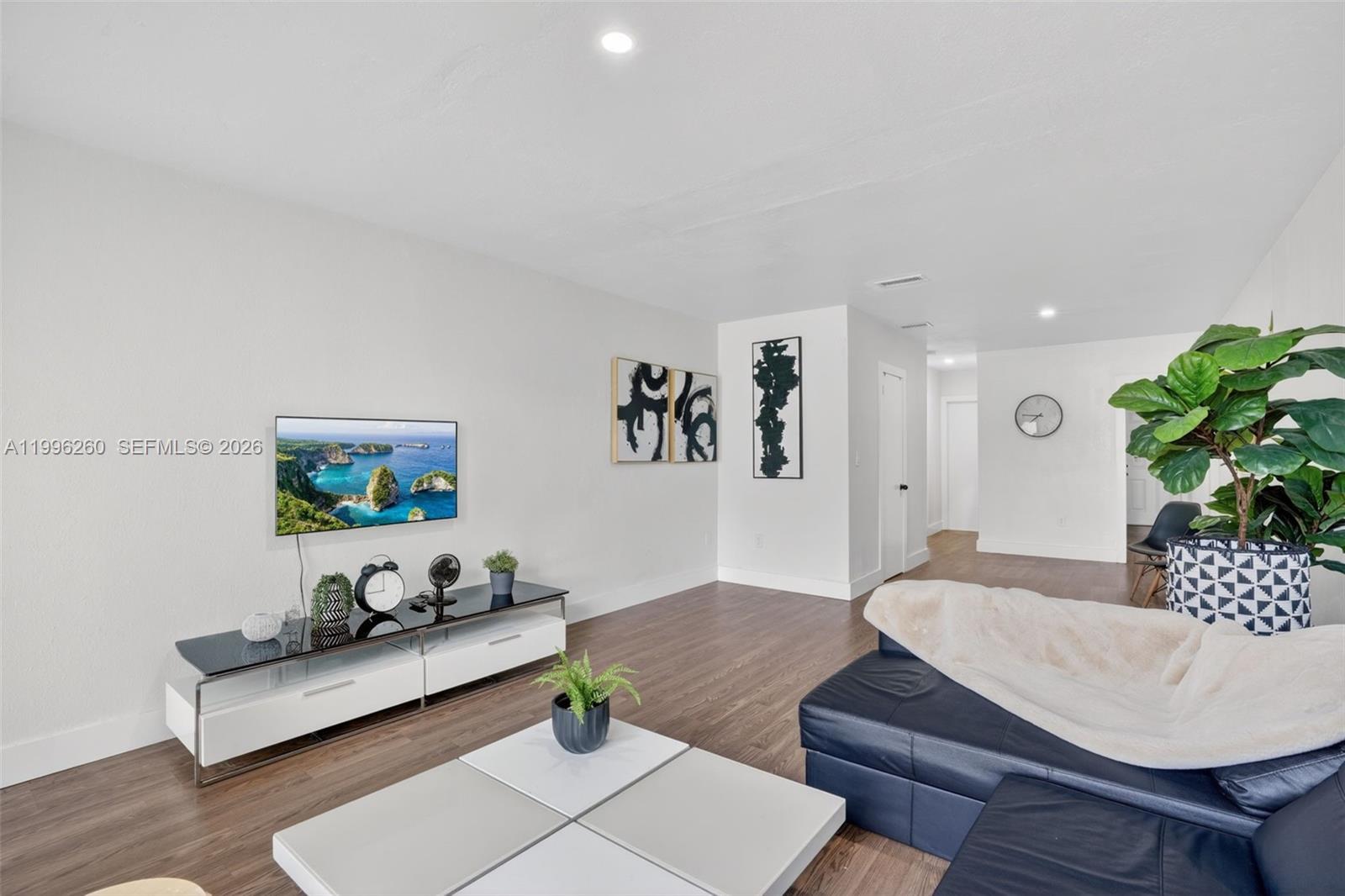7811 NE 10th Court
