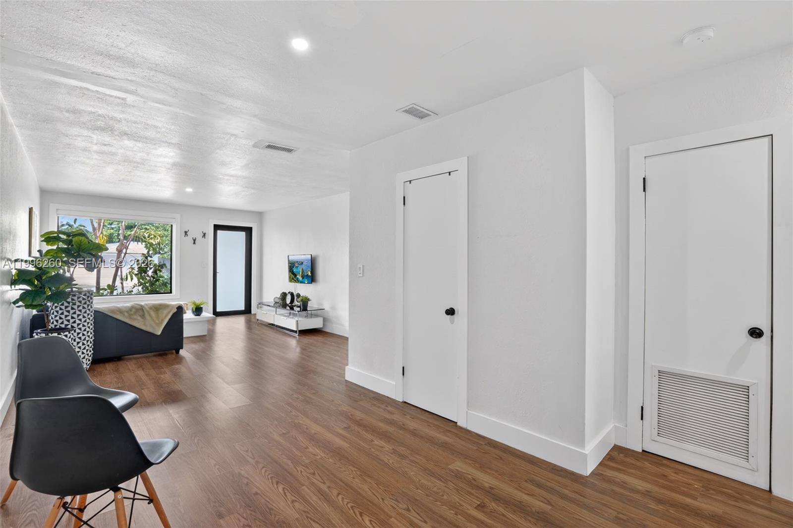 7811 NE 10th Court