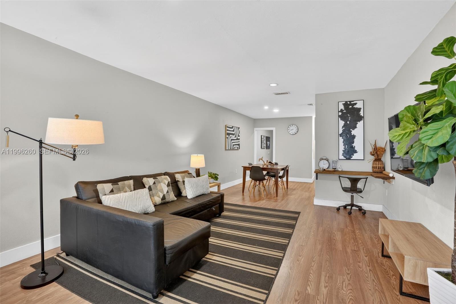7811 NE 10th Court