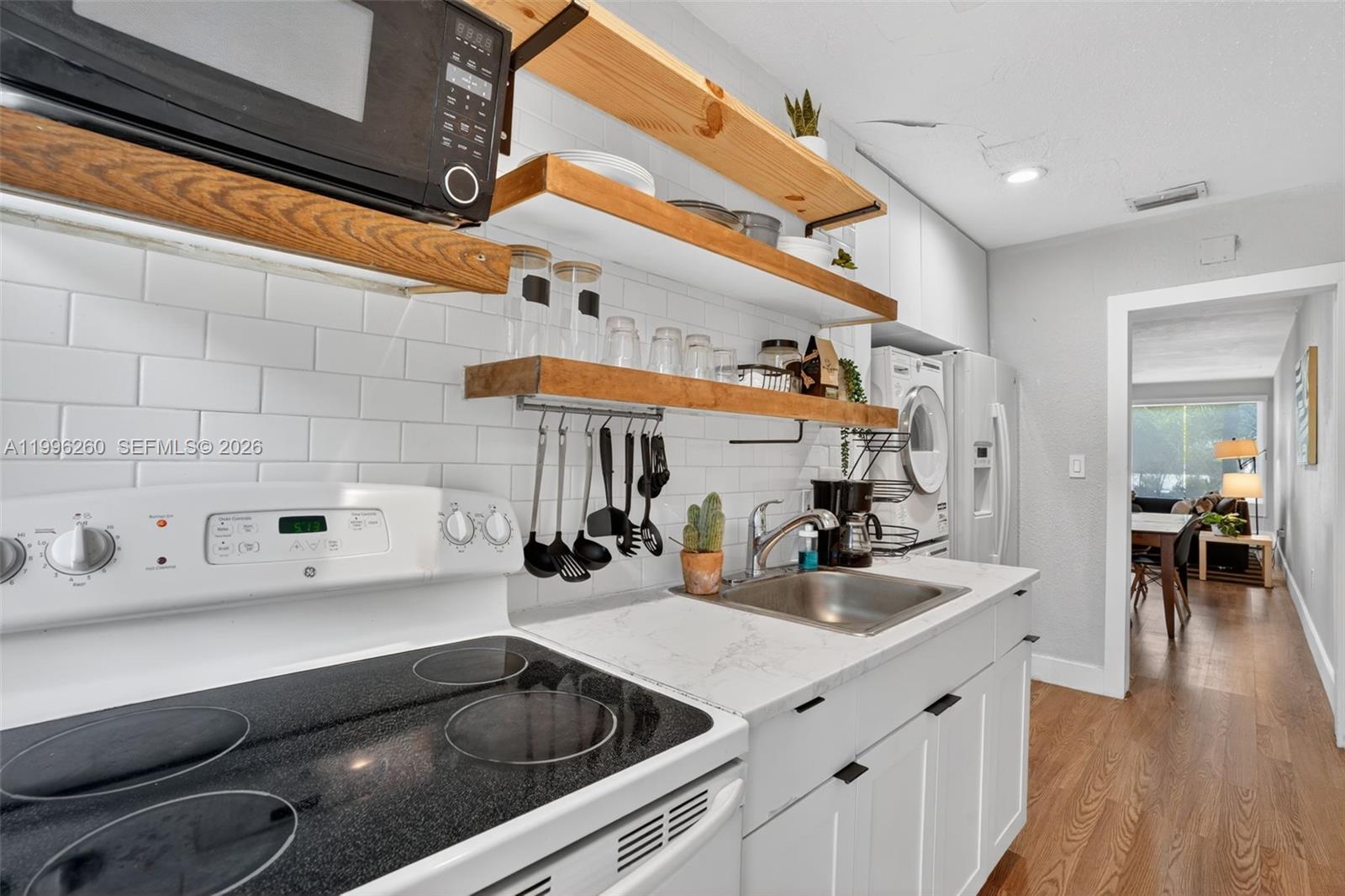 7811 NE 10th Court