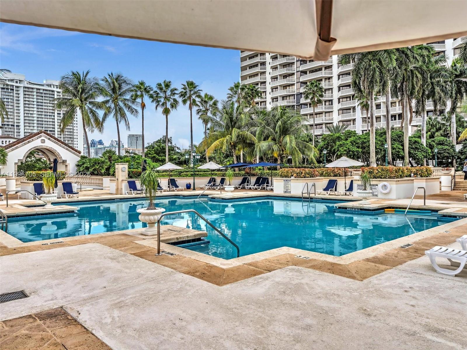 2000 Island Boulevard