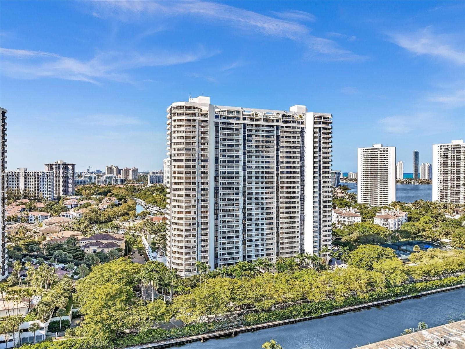 2000 Island Boulevard