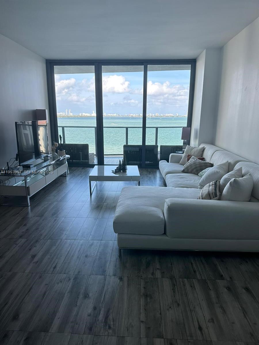 460 NE 28th Street
