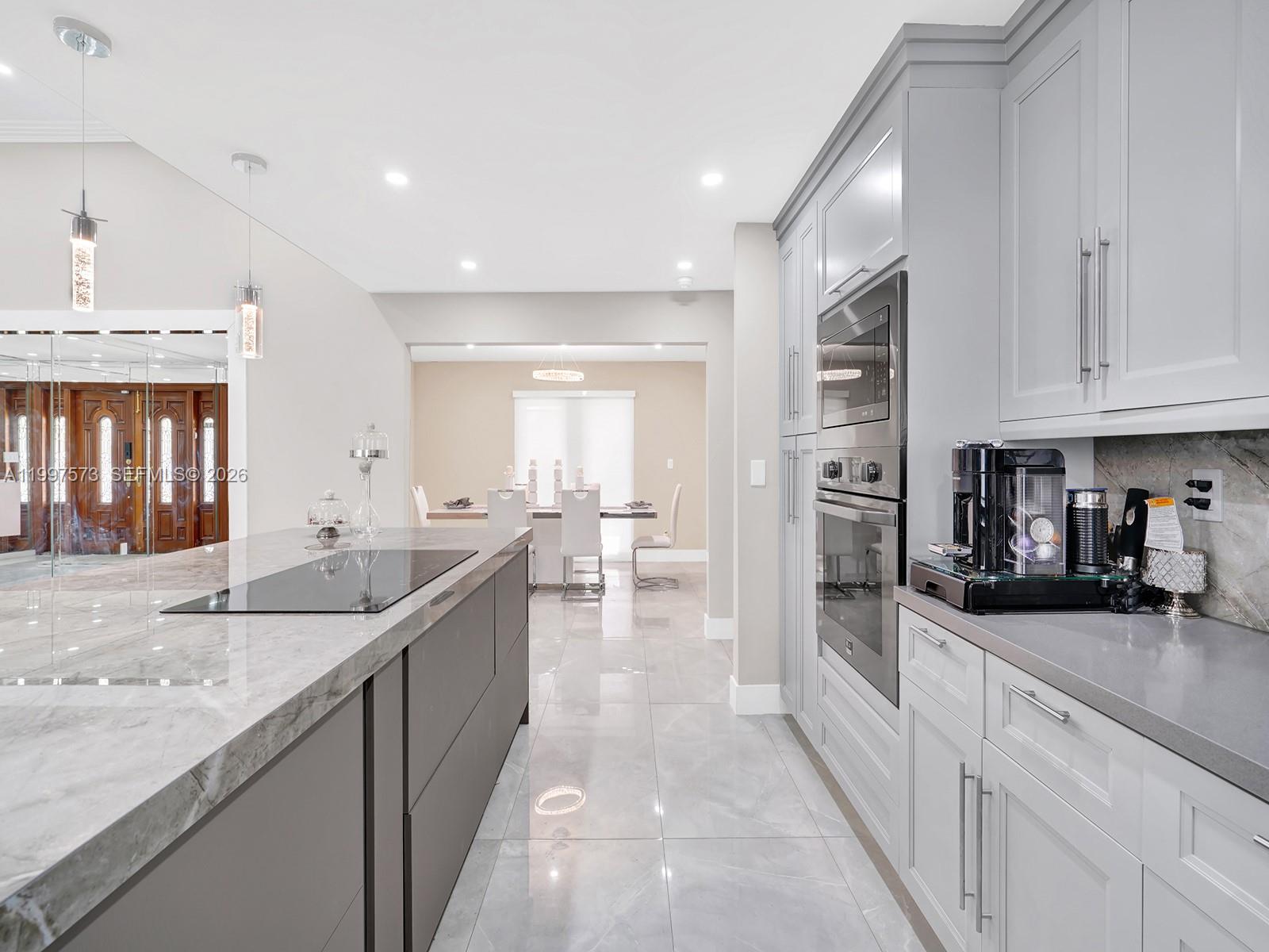 621 E Tropical Way