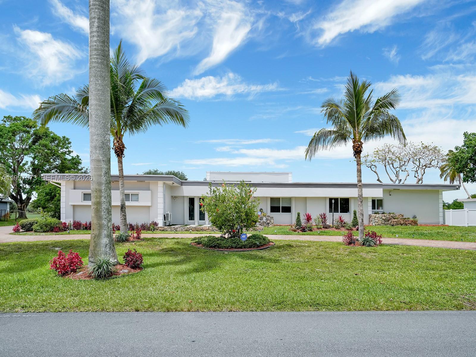 621 E Tropical Way