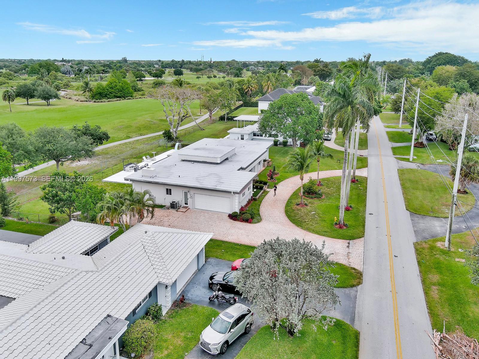 621 E Tropical Way