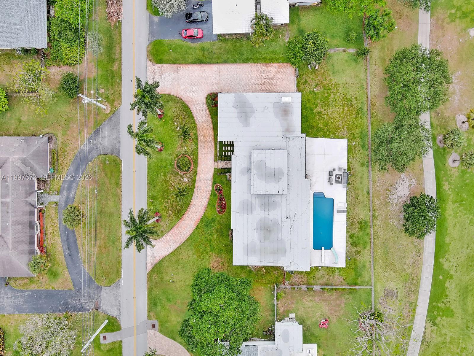 621 E Tropical Way