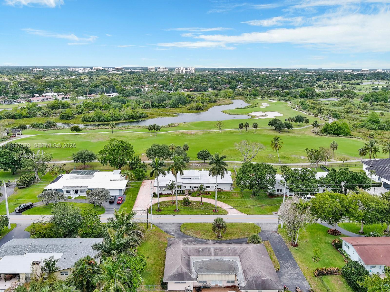 621 E Tropical Way