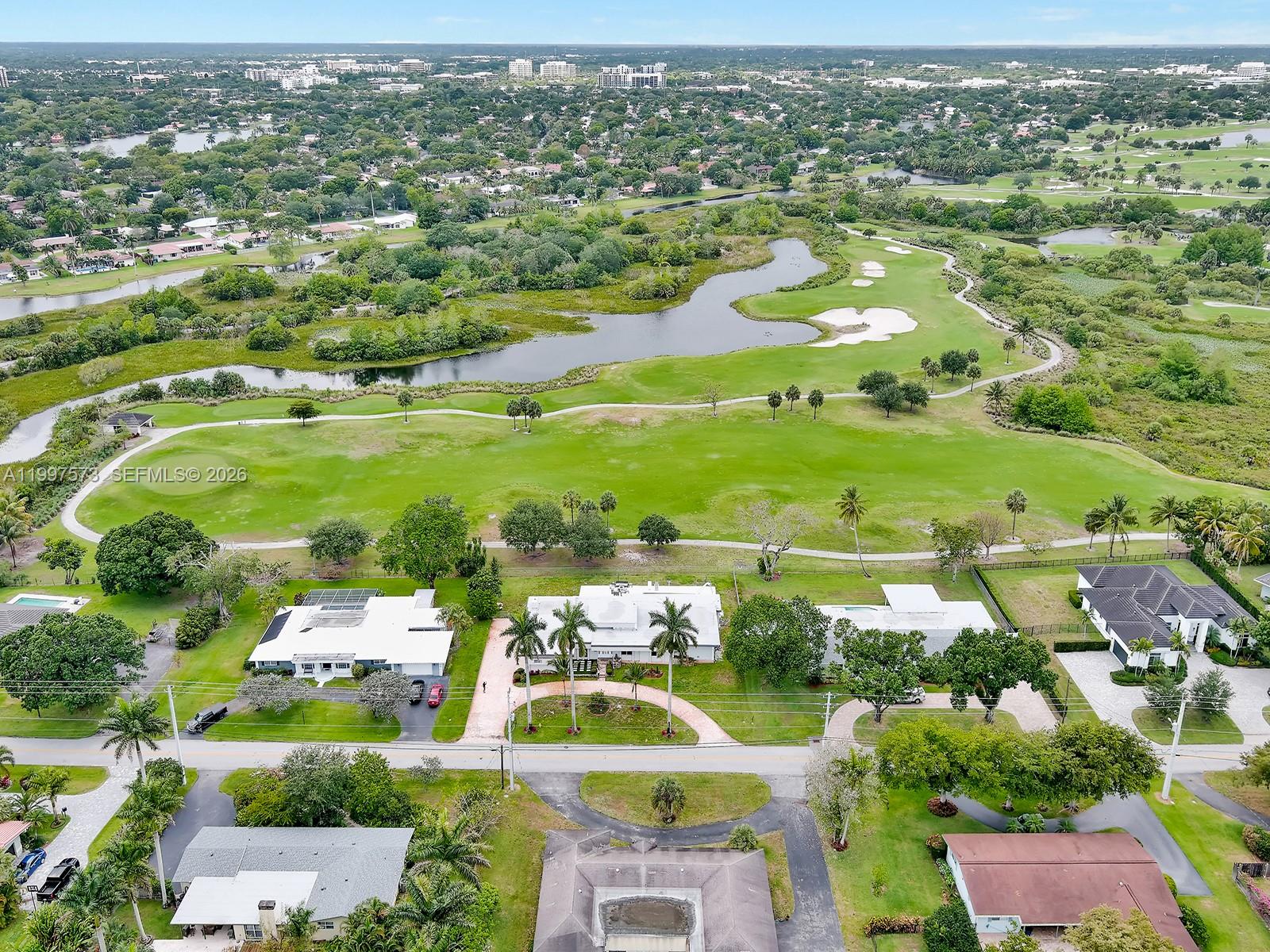 621 E Tropical Way