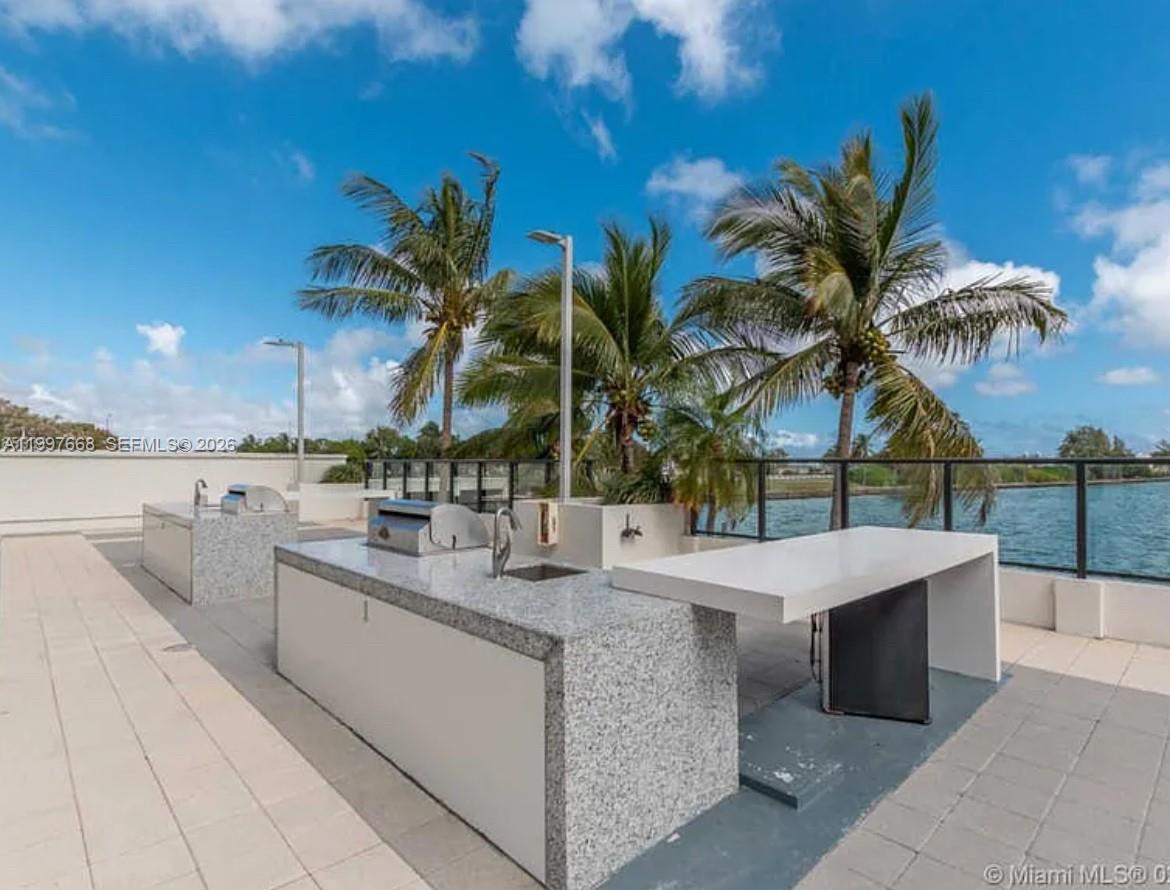 600 NE 36th Street