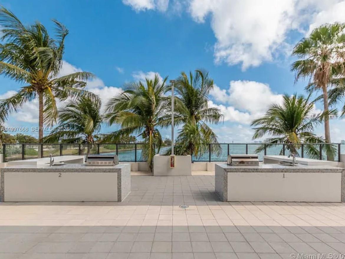 600 NE 36th Street
