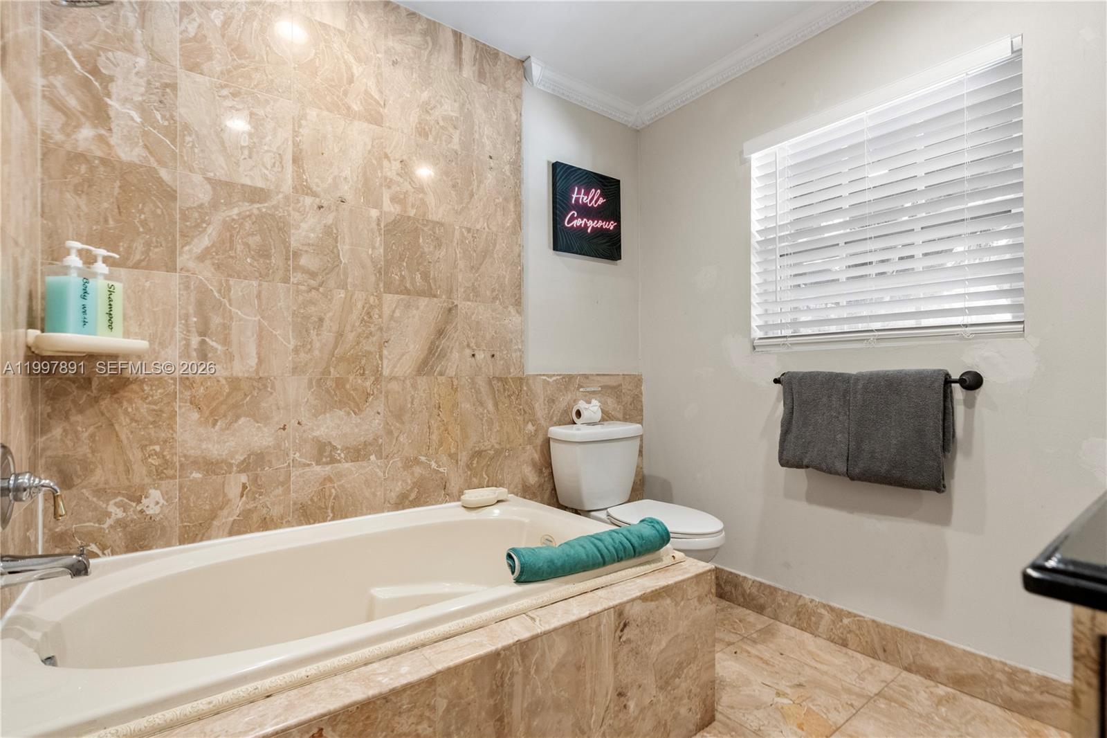 1652 NE 39th Street