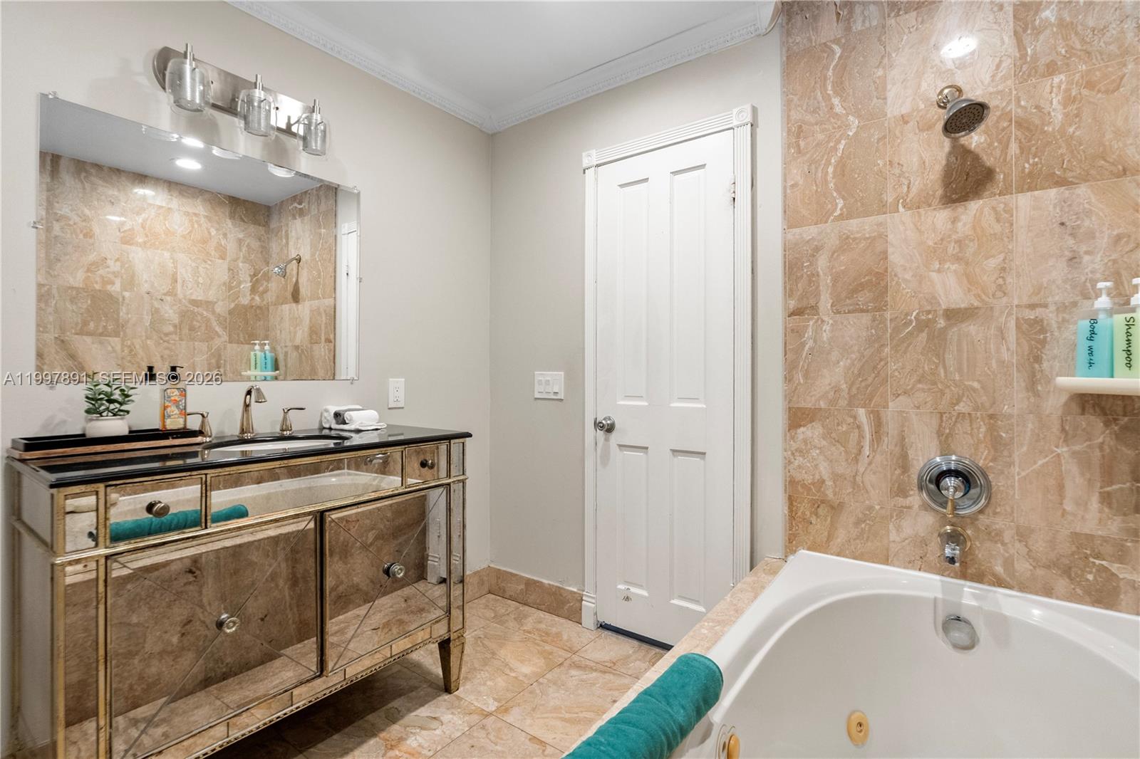 1652 NE 39th Street