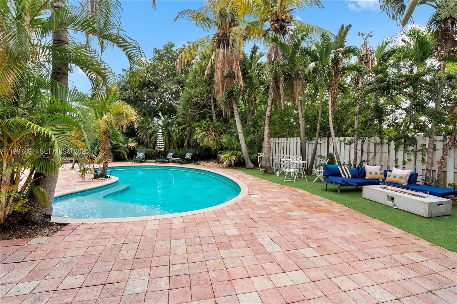 1652 NE 39th Street