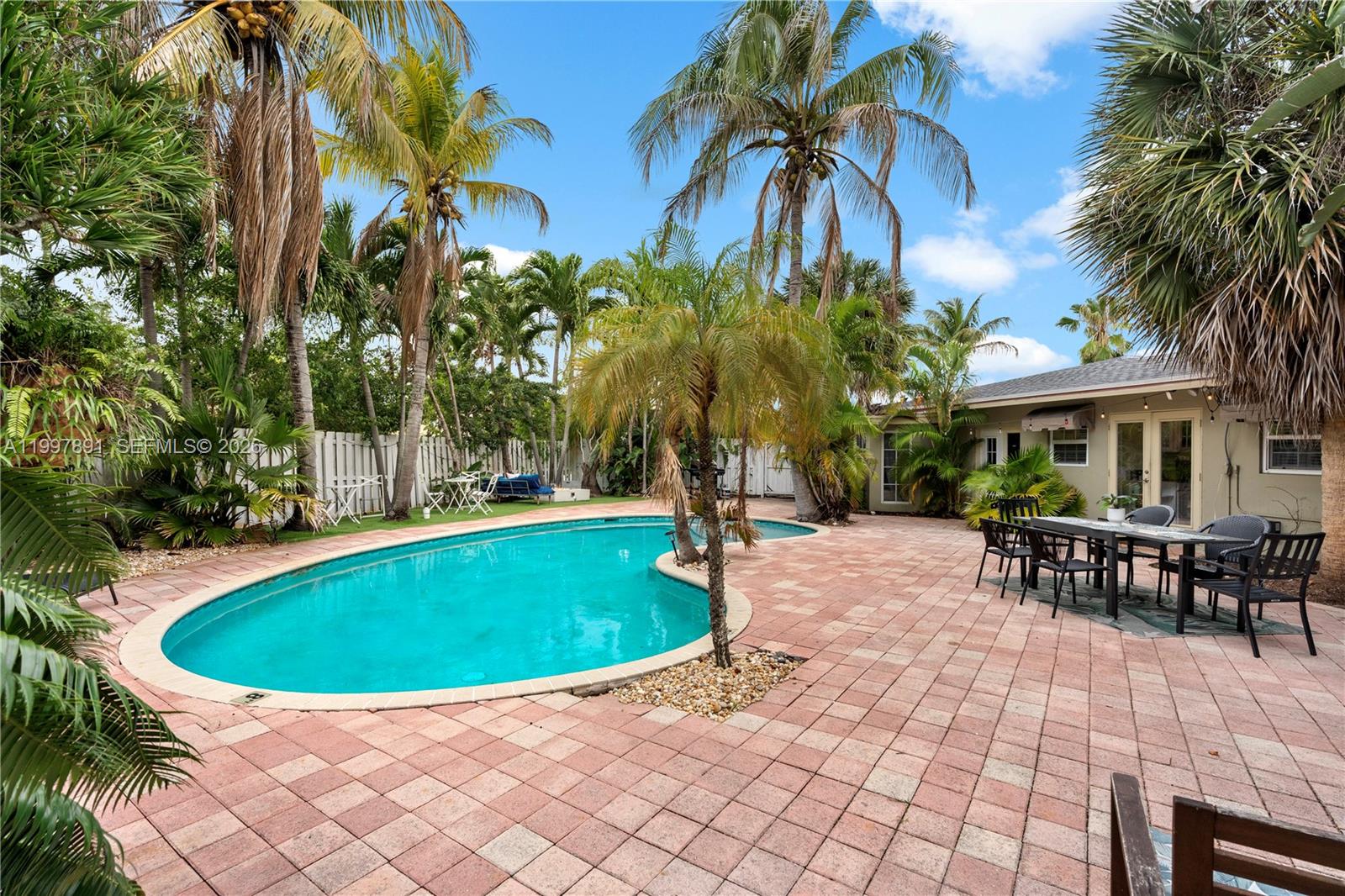 1652 NE 39th Street