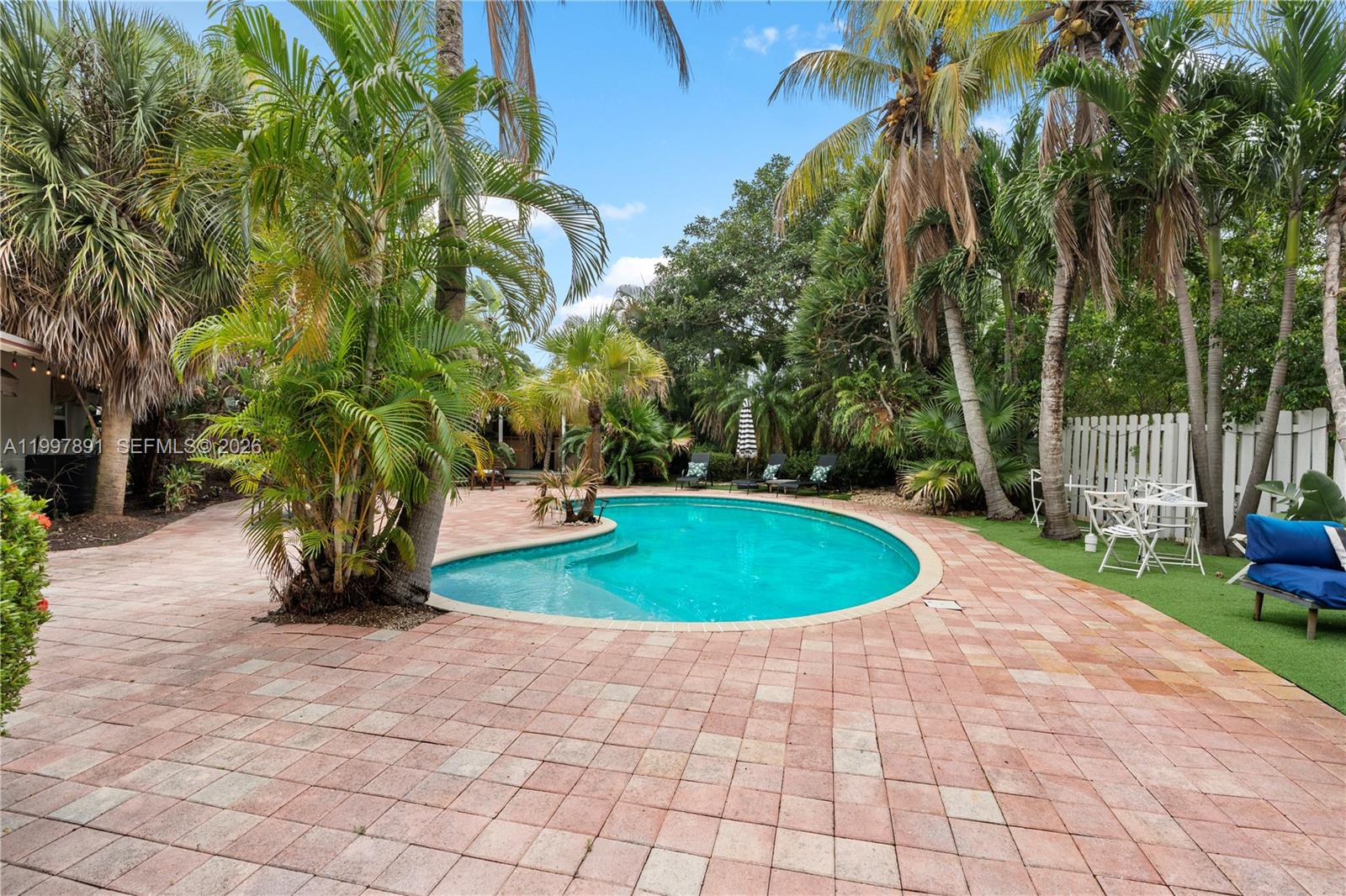 1652 NE 39th Street