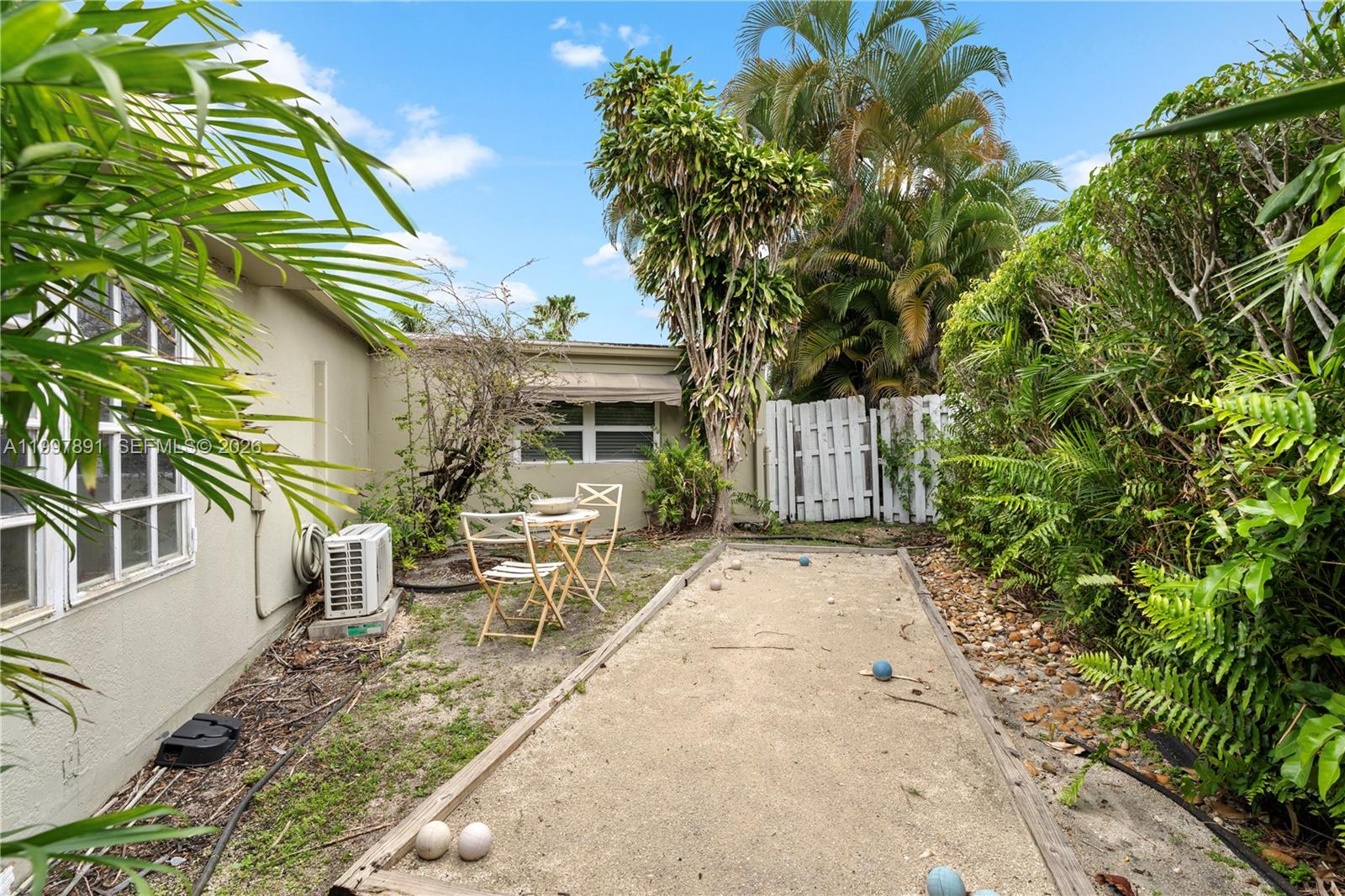 1652 NE 39th Street