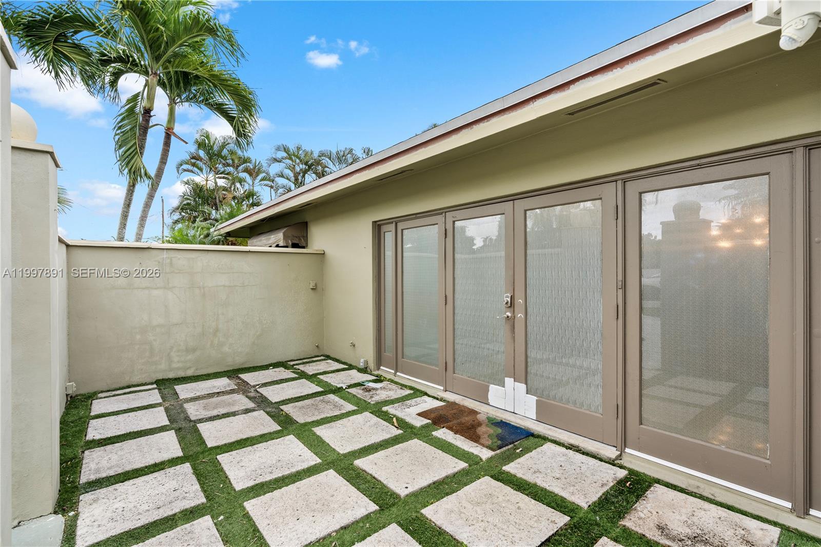 1652 NE 39th Street