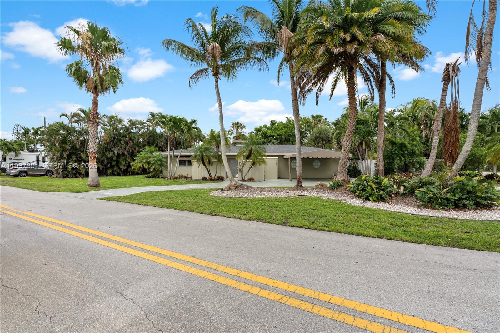 1652 NE 39th Street