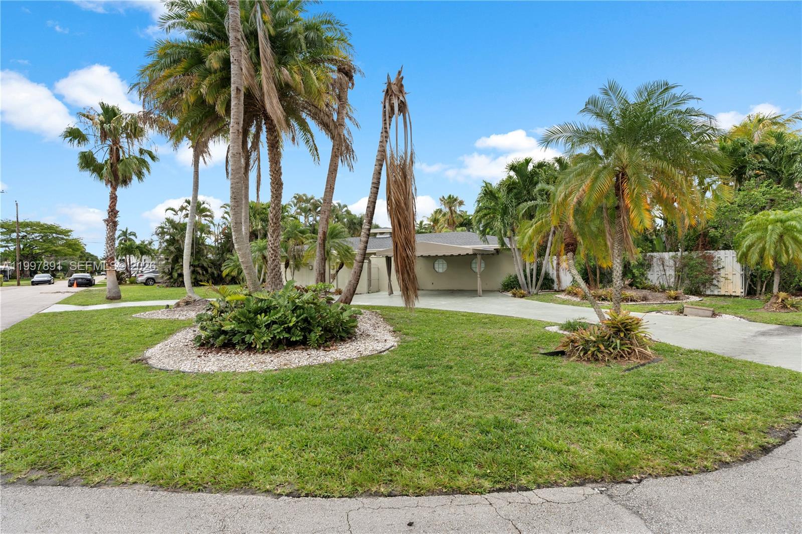 1652 NE 39th Street