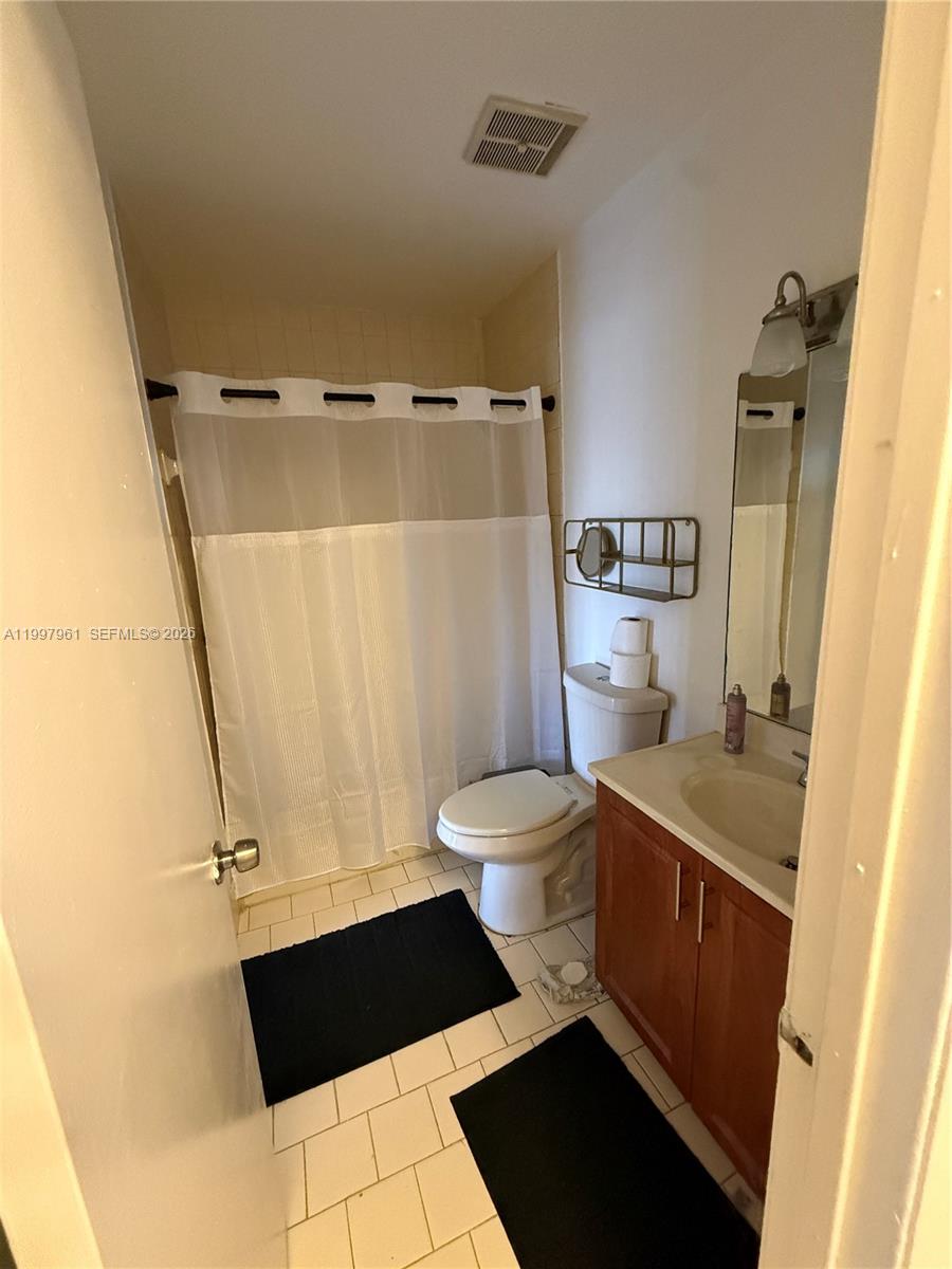 1298 W 51st Place