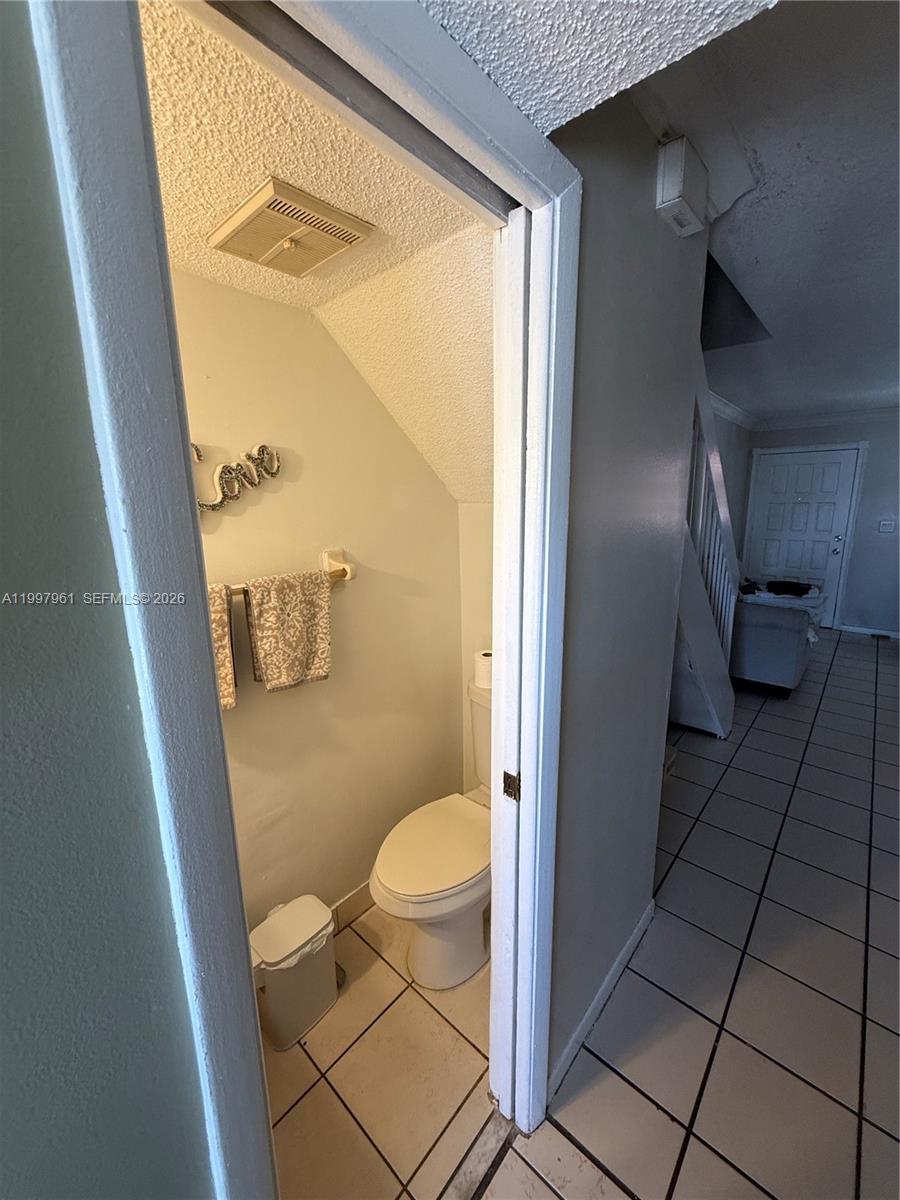 1298 W 51st Place