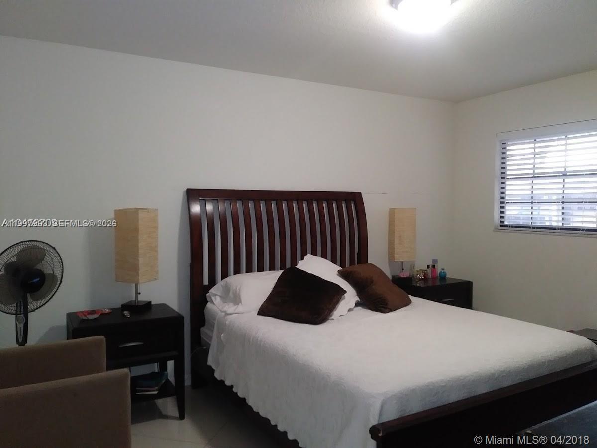 907 NE 199th Street