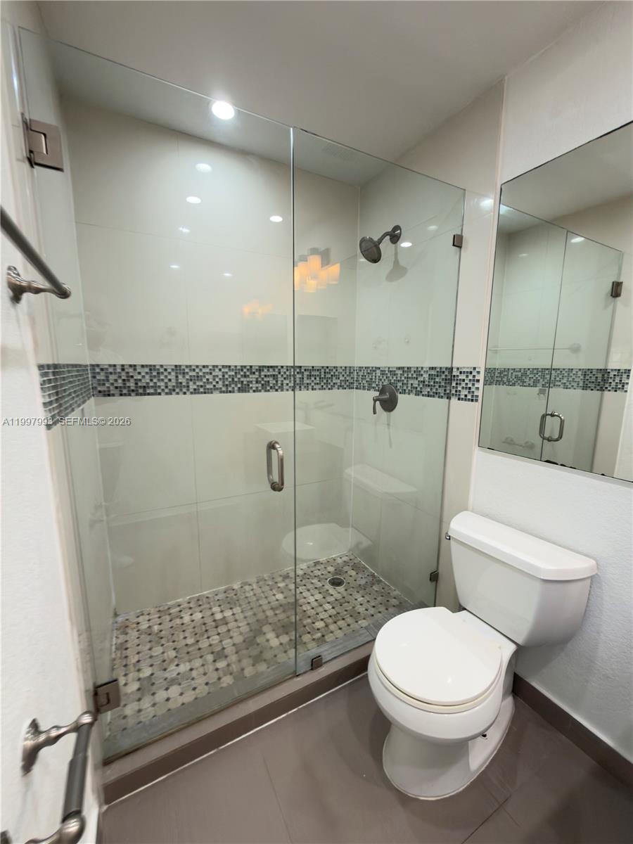 907 NE 199th Street