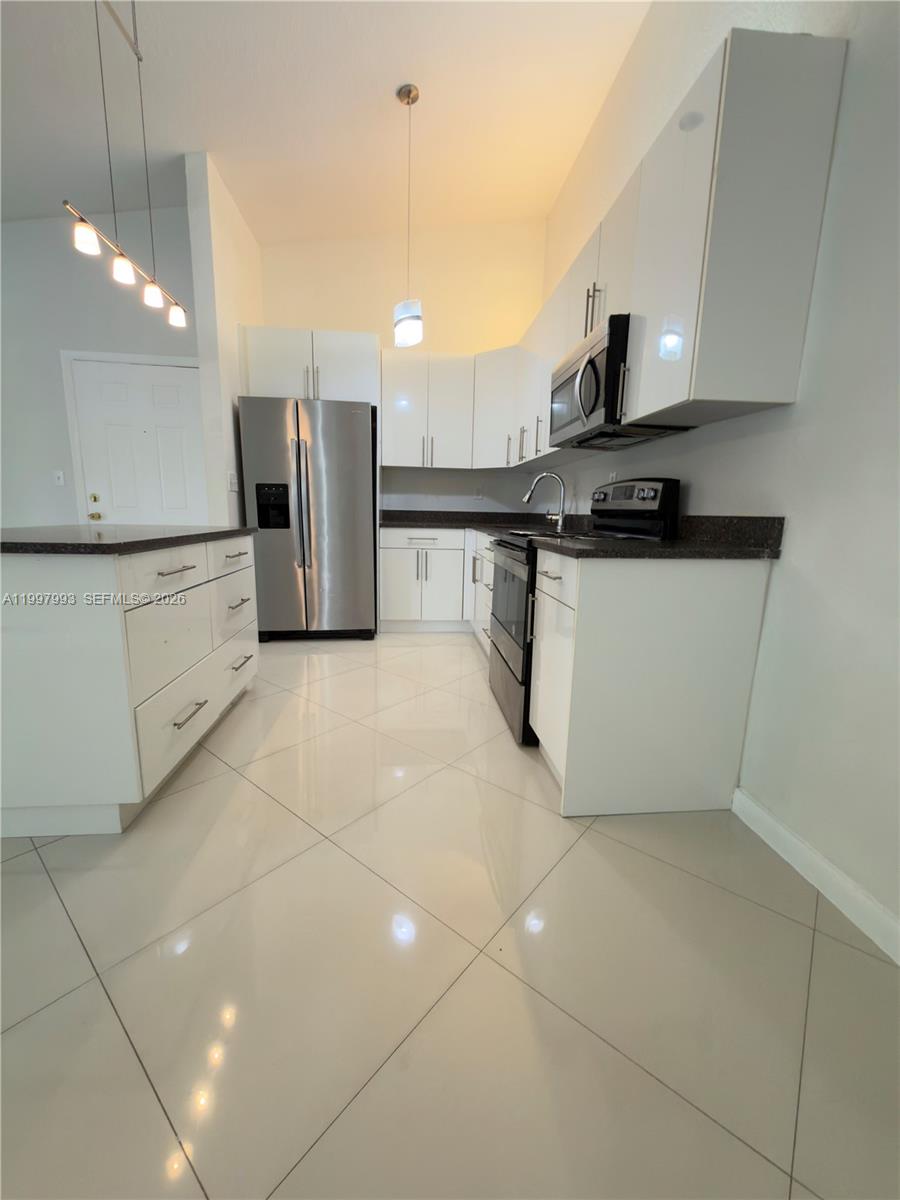 907 NE 199th Street