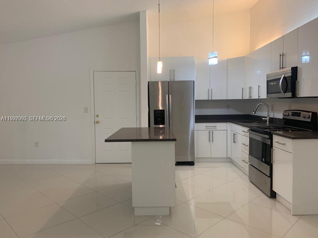 907 NE 199th Street