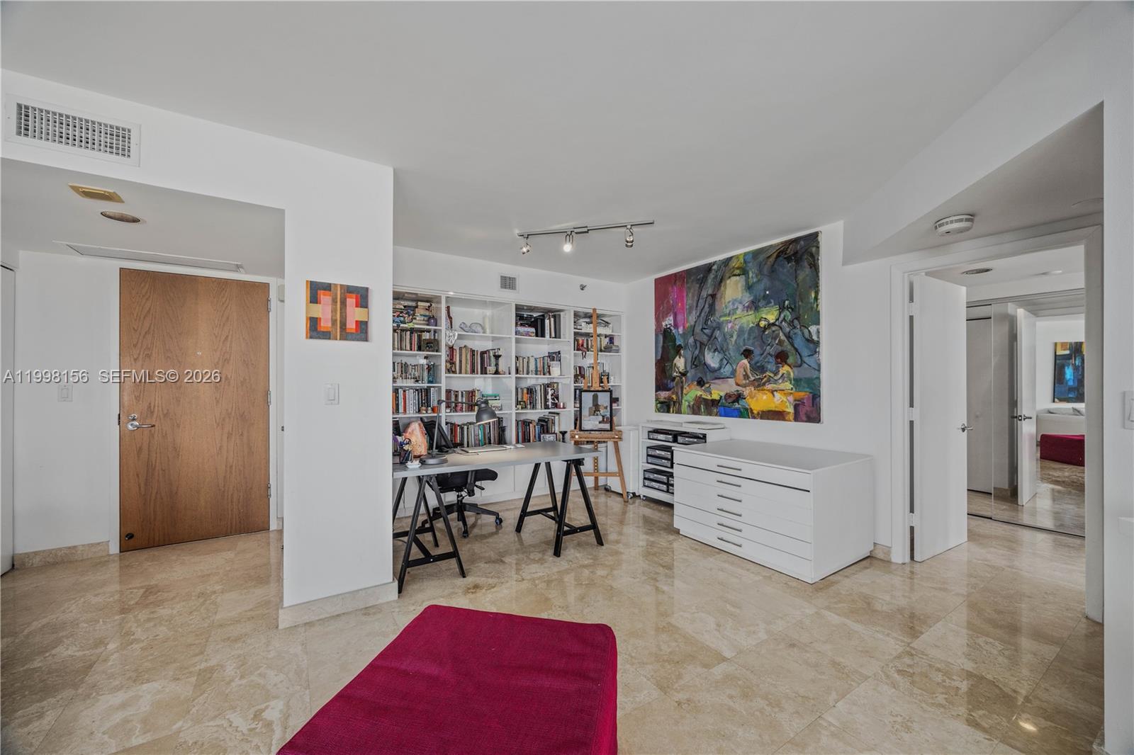 1000 W Island Boulevard
