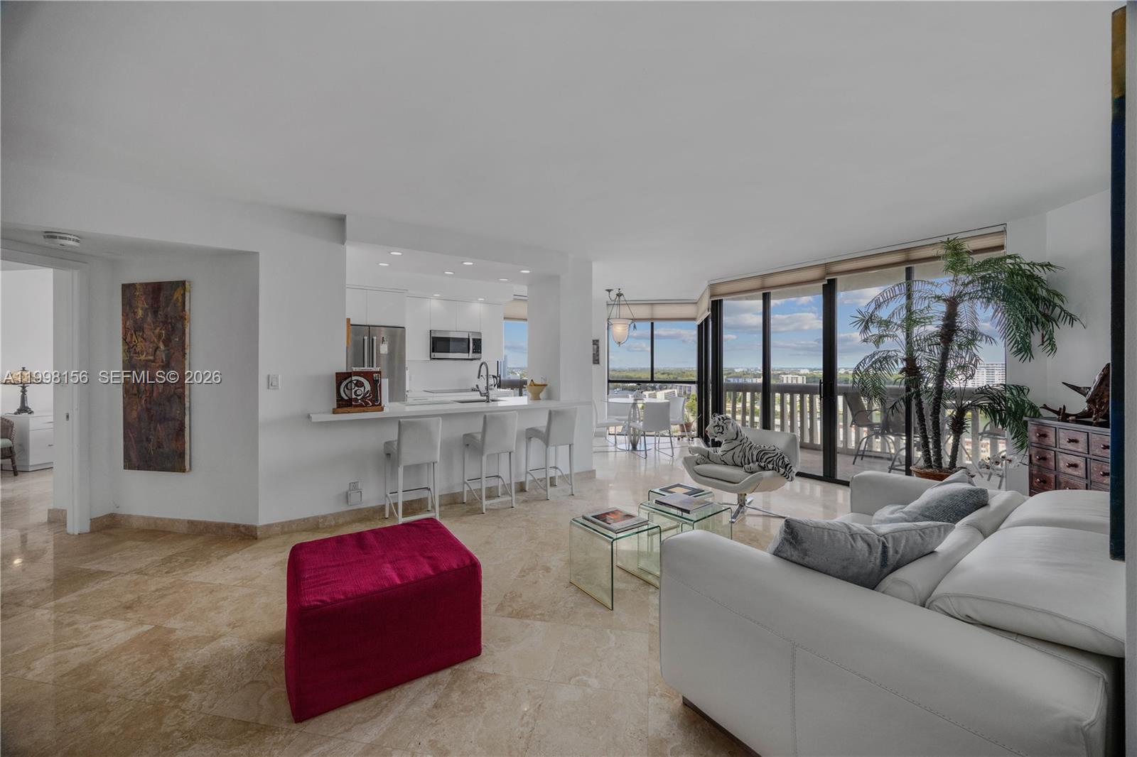 1000 W Island Boulevard