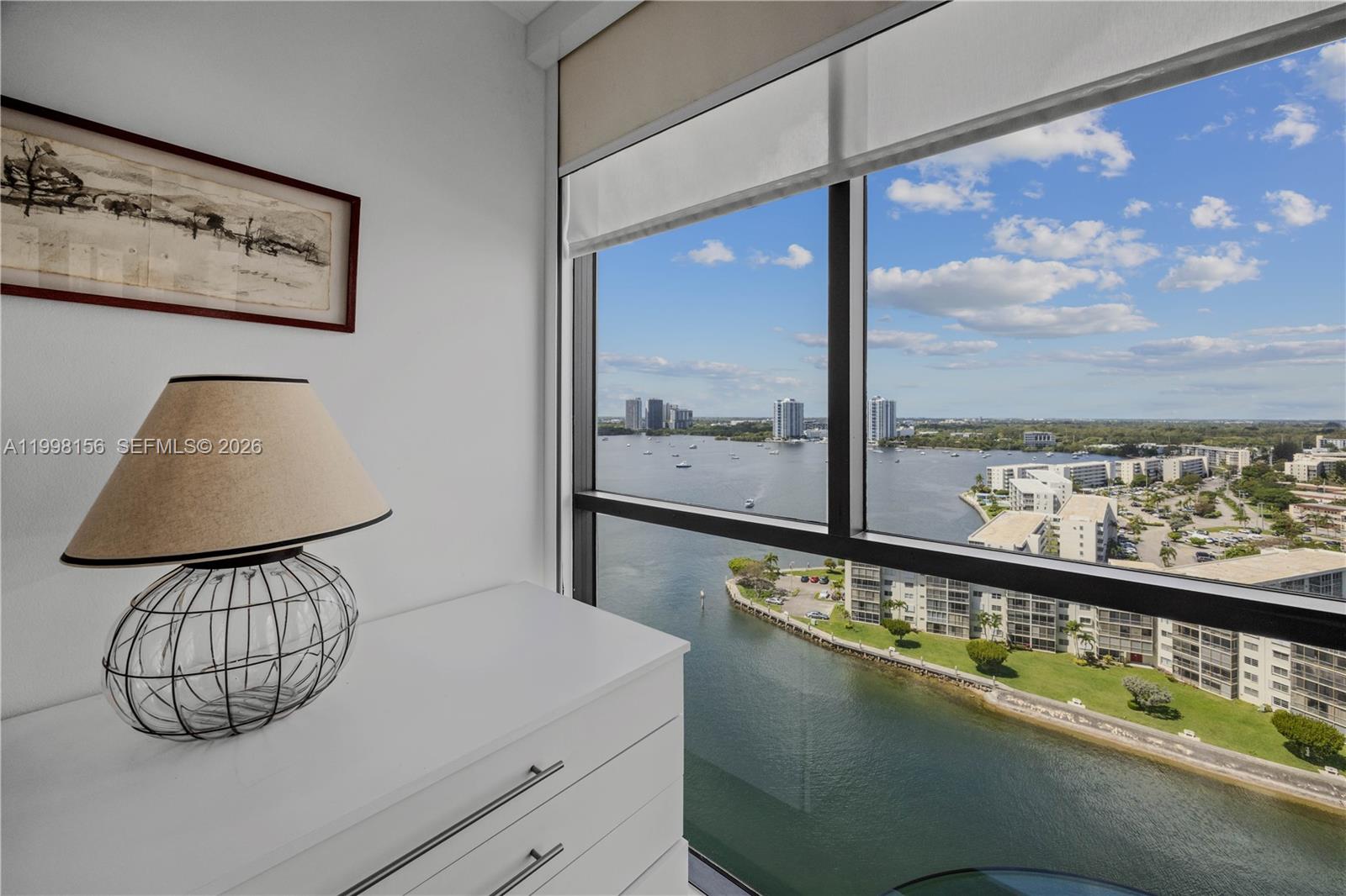 1000 W Island Boulevard