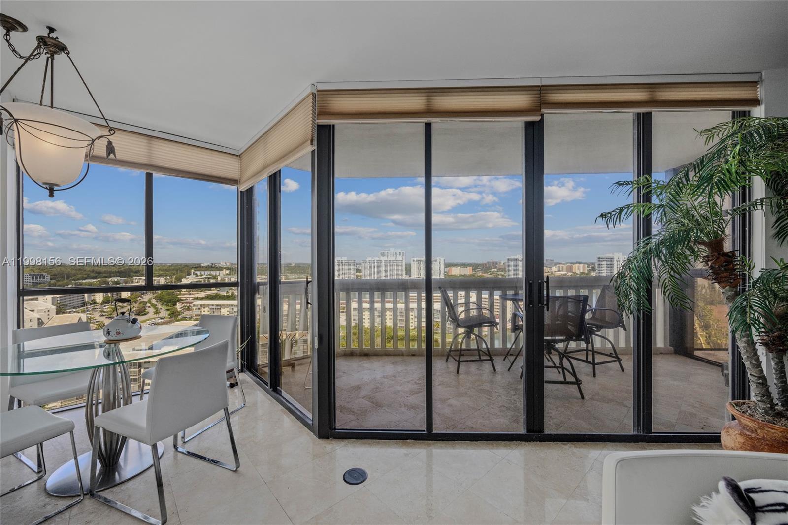 1000 W Island Boulevard