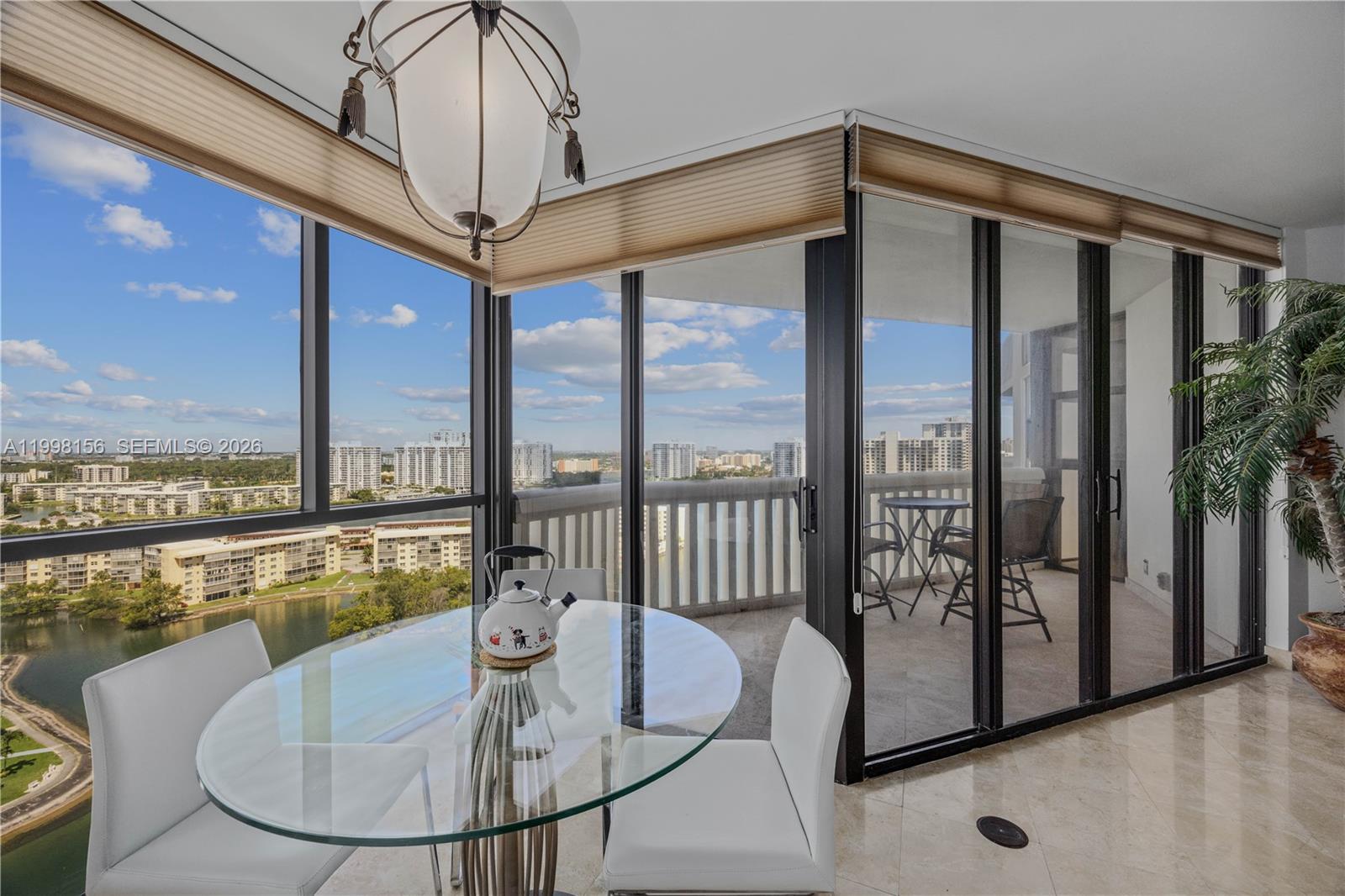 1000 W Island Boulevard