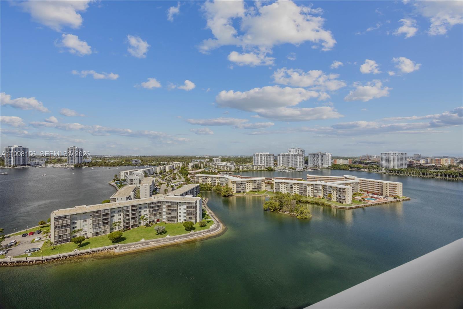 1000 W Island Boulevard