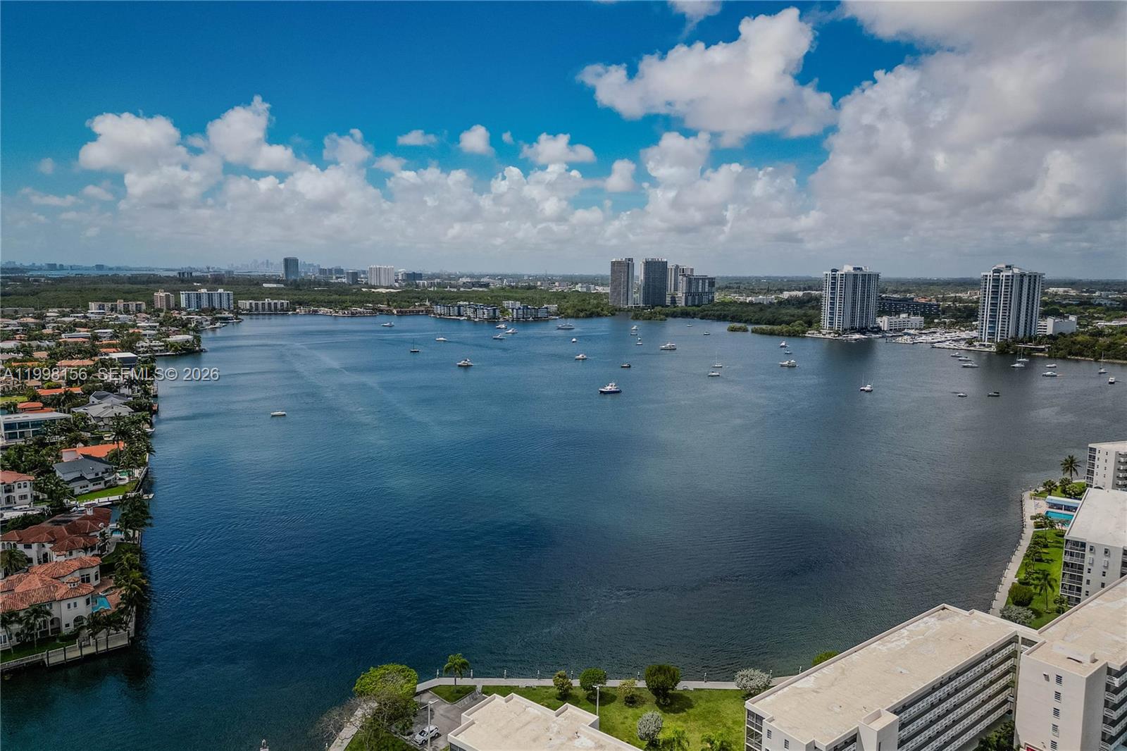 1000 W Island Boulevard