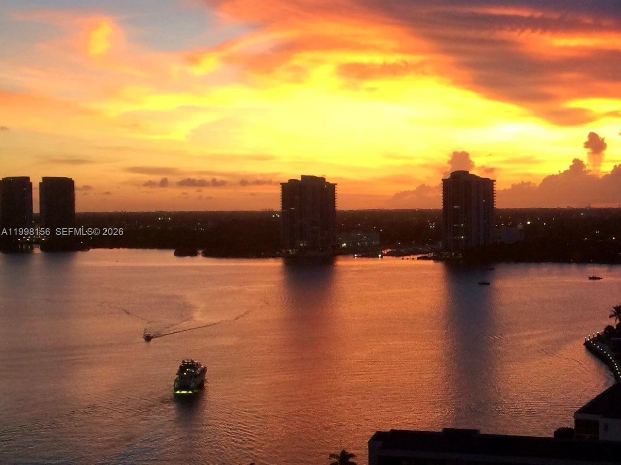 1000 W Island Boulevard