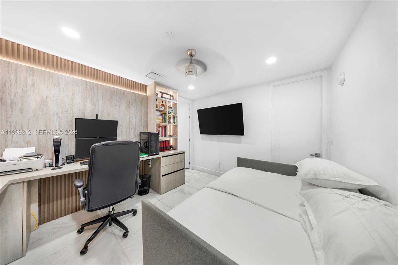 700 NE 26th Terrace